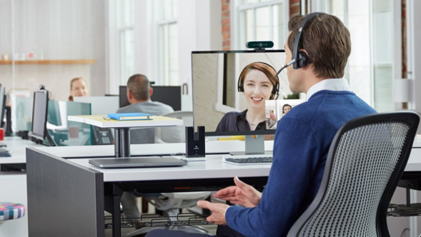 Веб-камера Logitech BRIO