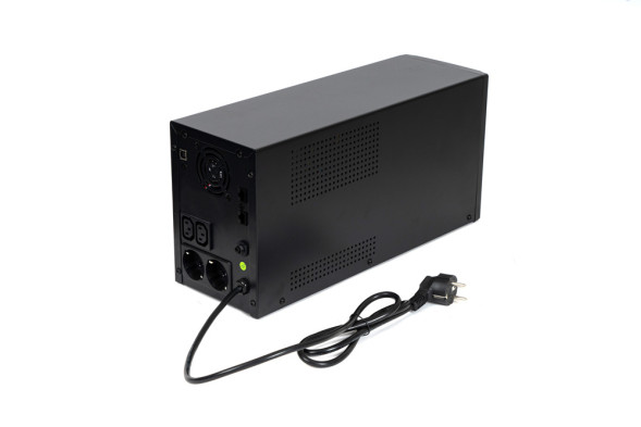 ИБП Бастион SKAT-UPS 3000-IN-4x9 (453) (линейно-интерактивный, однофазный, 1800 Вт)