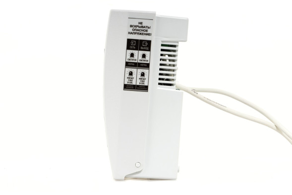 Стабилизатор напряжения Бастион TEPLOCOM ST-1515 (693) (1515 ВА)
